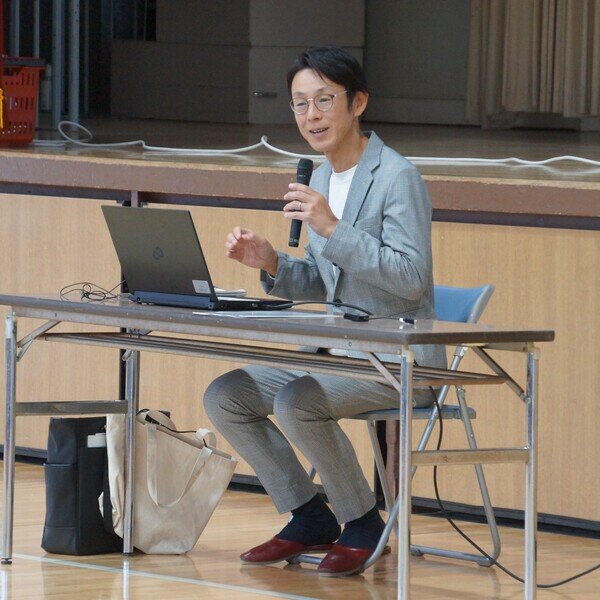 衣笠中学校　講演会「プロに聞く地域調査とインタビューの極意」（11/6）実施報告